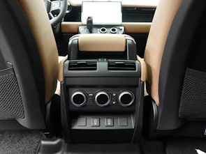 Vehicle image LAND ROVER Defender 110 3.0 D I6 350 X-Dynamic HSE