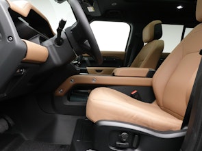 Vehicle image LAND ROVER Defender 110 3.0 D I6 350 X-Dynamic HSE