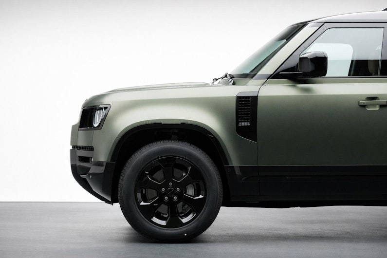 Vehicle image LAND ROVER DEFENDER