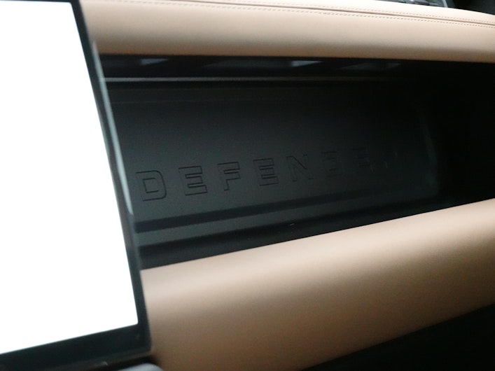 Vehicle image LAND ROVER DEFENDER