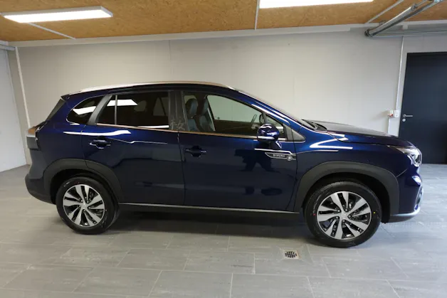 Suzuki S-Cross 1.4 T Sakura Top Hybrid 4x4