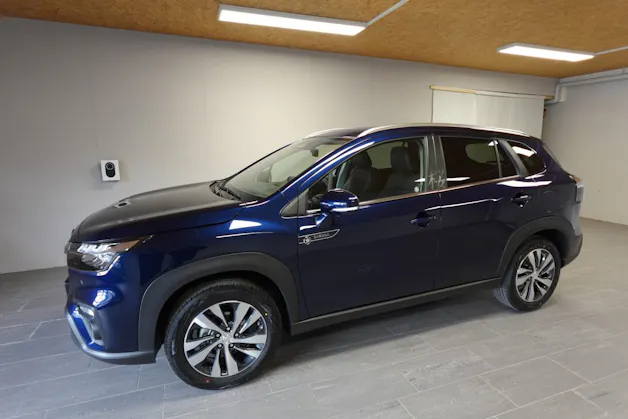 Suzuki S-Cross 1.4 T Sakura Top Hybrid 4x4