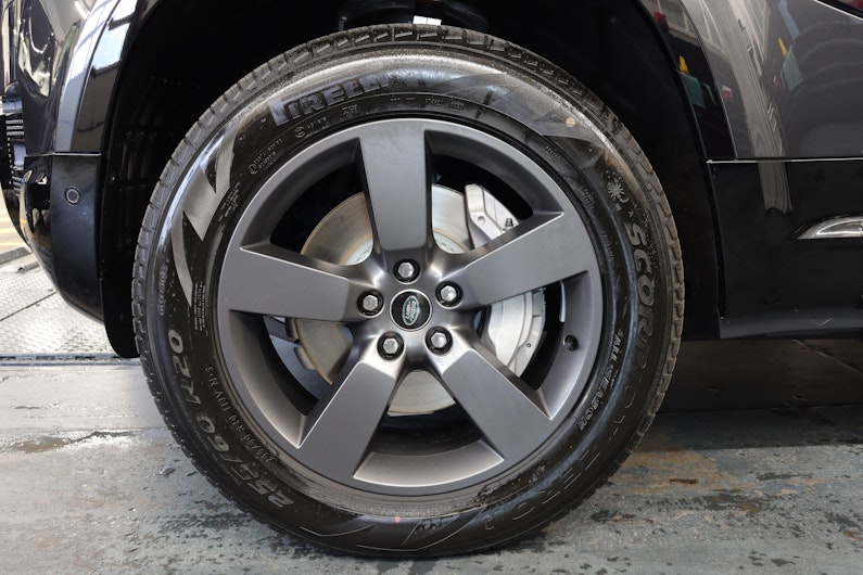 Vehicle image LAND ROVER DEFENDER