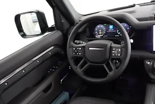 Land Rover Defender 110 3.0 D I6 300 X-Dynamic HSE