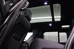 Vehicle image LAND ROVER Defender 110 3.0 D I6 300 X-Dynamic HSE