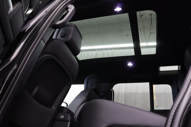 Vehicle image LAND ROVER DEFENDER