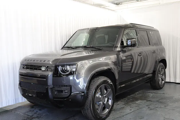 Land Rover Defender 110 3.0 D I6 300 X-Dynamic HSE