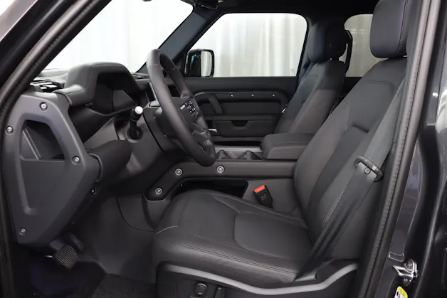Land Rover Defender 110 3.0 D I6 300 X-Dynamic HSE