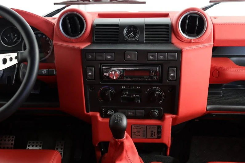 immagine del veicolo LAND ROVER DEFENDER