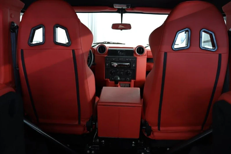 immagine del veicolo LAND ROVER DEFENDER