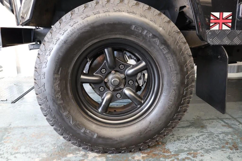 immagine del veicolo LAND ROVER DEFENDER