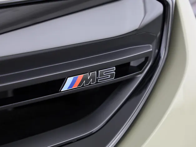 BMW M5 xDrive Touring