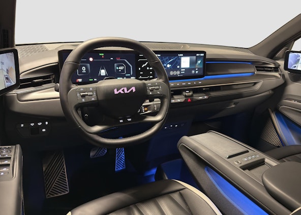 Vehicle image 12 Vehicle image 12