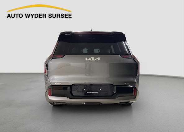 Vehicle image 4 Vehicle image 4