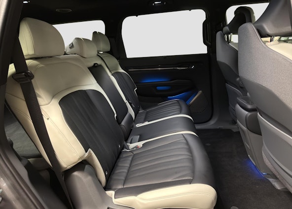 Vehicle image 10 Vehicle image 10