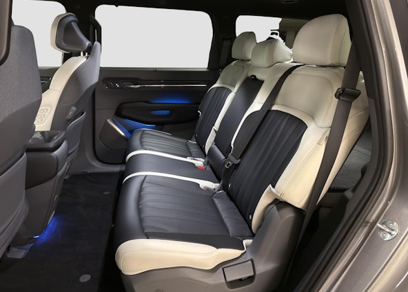 Vehicle image 11 Vehicle image 11