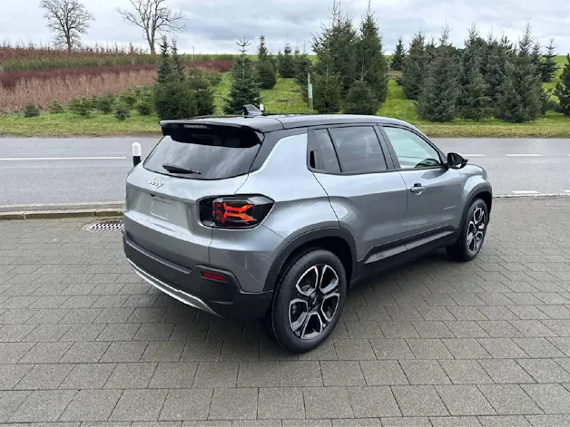 Jeep Avenger Summit