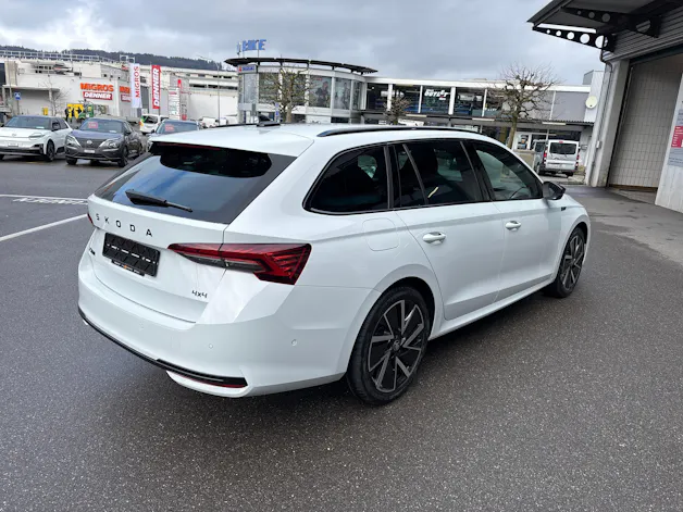 Škoda Octavia Combi 2.0 TSI DSG Dynamic 4x4