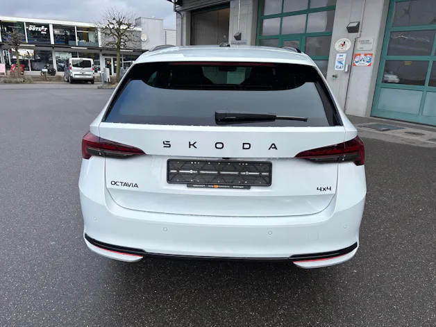 Škoda Octavia Combi 2.0 TSI DSG Dynamic 4x4
