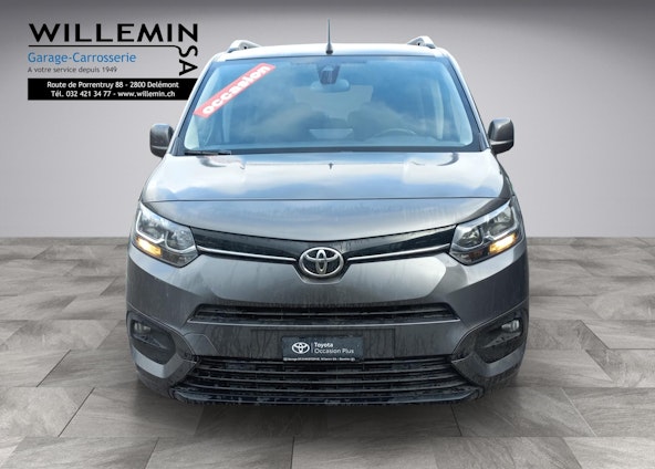 First vehicle image First vehicle image