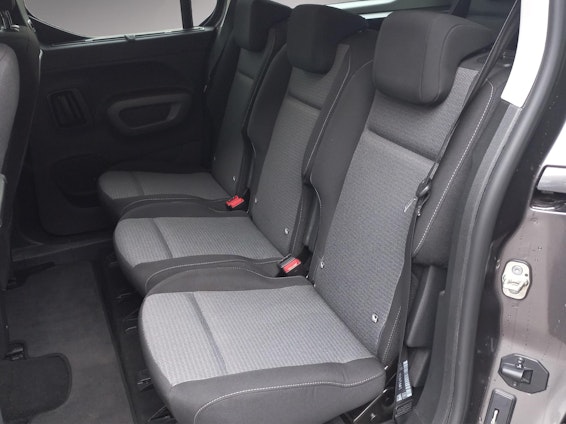 Vehicle image 10 Vehicle image 10