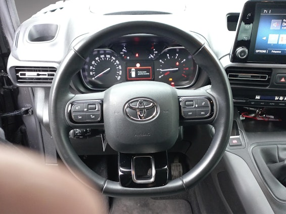 Vehicle image 6 Vehicle image 6