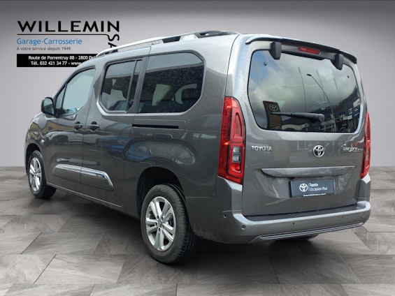 Vehicle image 4 Vehicle image 4