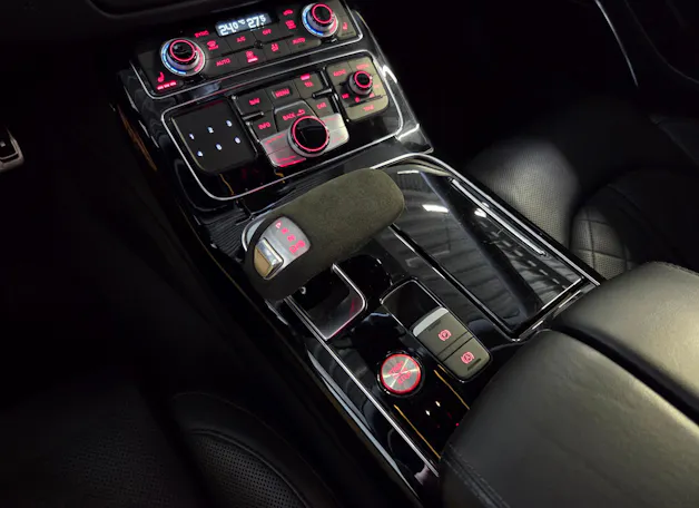 Audi S8 4.0 V8 TFSI quattro T-Tronic