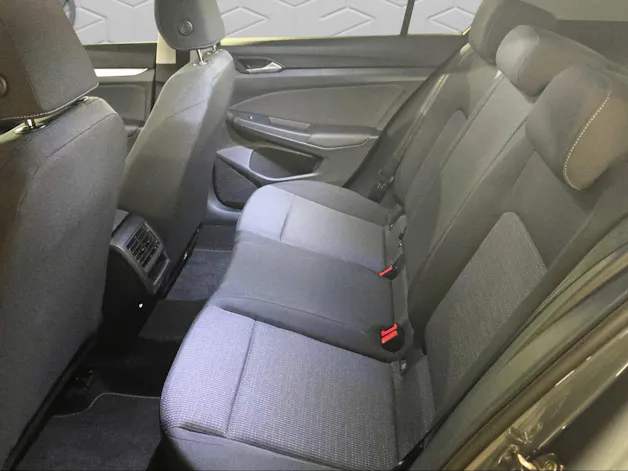 VW Golf 1.5 TSI Basis
