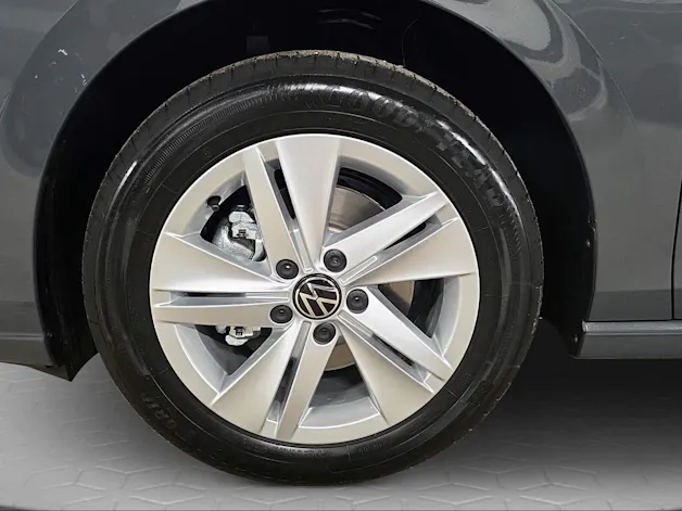 VW Golf 1.5 TSI Basis