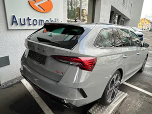 Škoda Octavia Combi 2.0 TSI DSG RS