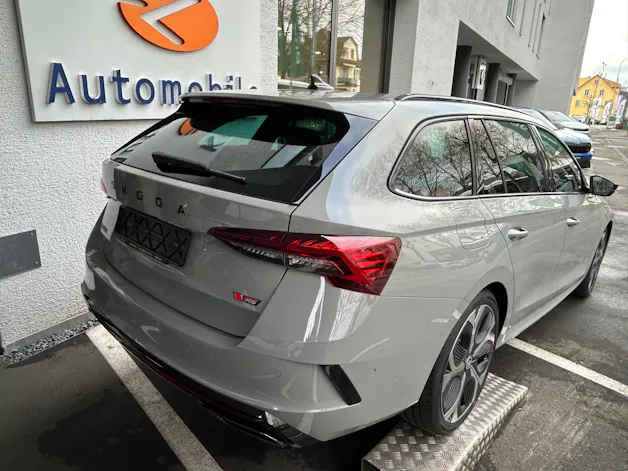 Škoda Octavia Combi 2.0 TSI DSG RS