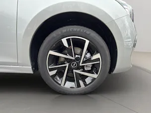Opel Corsa F 1.2 Turbo Hybrid VIVA