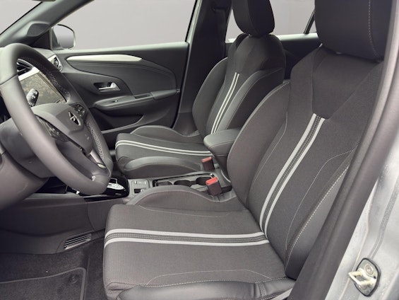 Vehicle image 13 Vehicle image 13