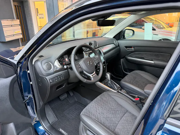 Suzuki Vitara 1.4 T Sakura Top Hybrid 4x4