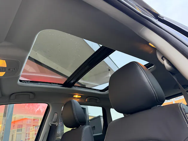 Suzuki Vitara 1.4 T Sakura Top Hybrid 4x4