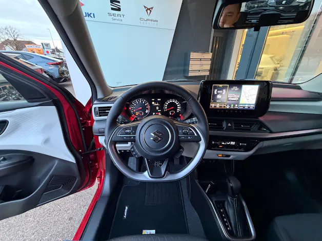 Suzuki Swift 1.2 Sakura Top Hybrid