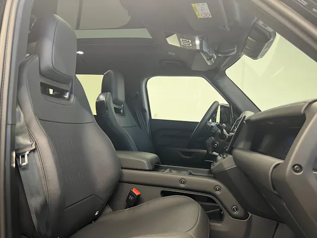 Land Rover Defender 110 4.4 V8 Octa Black