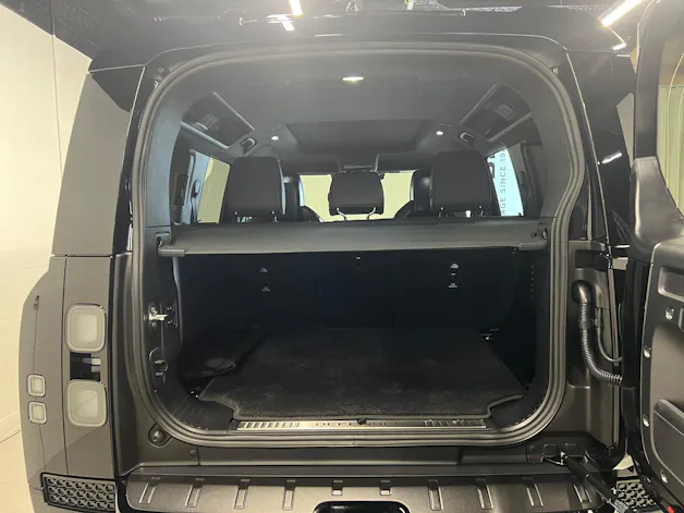 Land Rover Defender 110 4.4 V8 Octa Black