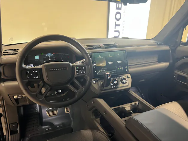 Land Rover Defender 110 4.4 V8 Octa Black