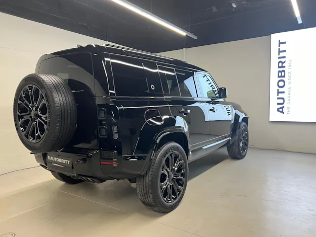 Land Rover Defender 110 4.4 V8 Octa Black