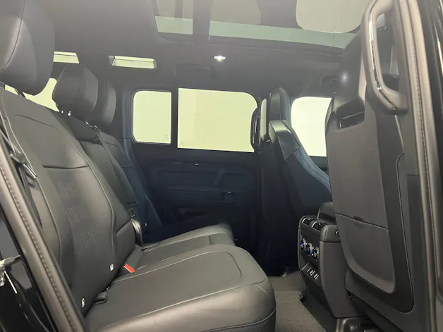 Land Rover Defender 110 4.4 V8 Octa Black