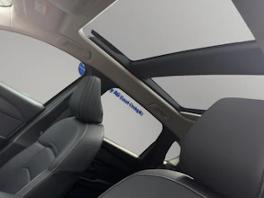 https://vehicle.imgix.net/4200423/8ec453ed-60cf-4aa0-825b-474a4d36de37.jpg