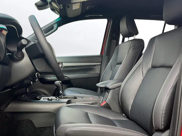 Toyota Hilux Double Cab.-Pick-up 2.8 D-4D MHEV 204 Invincible