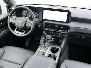 Toyota Land Cruiser 2.8 D 48V Style