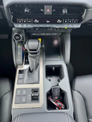 Toyota Land Cruiser 2.8 D 48V Style