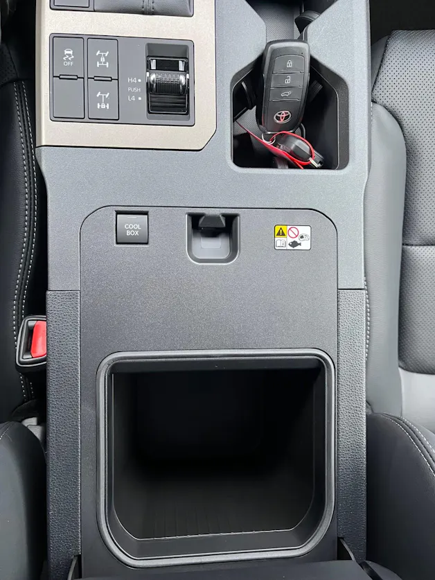 Toyota Land Cruiser 2.8 D 48V Style