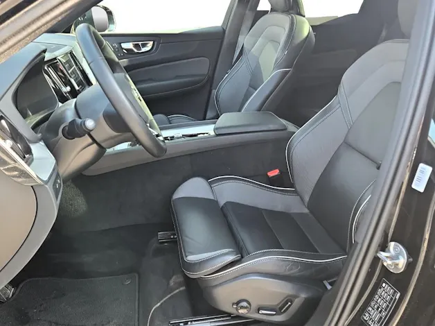 VOLVO XC60 T8 eAWD PluginHybrid Plus Dark Geartronic