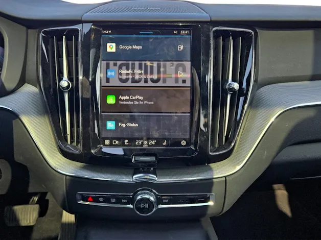 VOLVO XC60 T8 eAWD PluginHybrid Plus Dark Geartronic