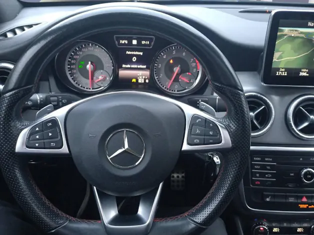 Mercedes-Benz CLA 250 AMG Line Shooting Brake
